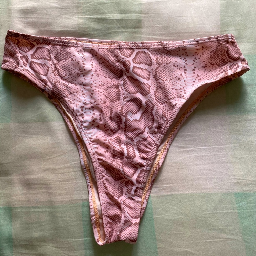 Bikini bottom - Picture 1 of 2